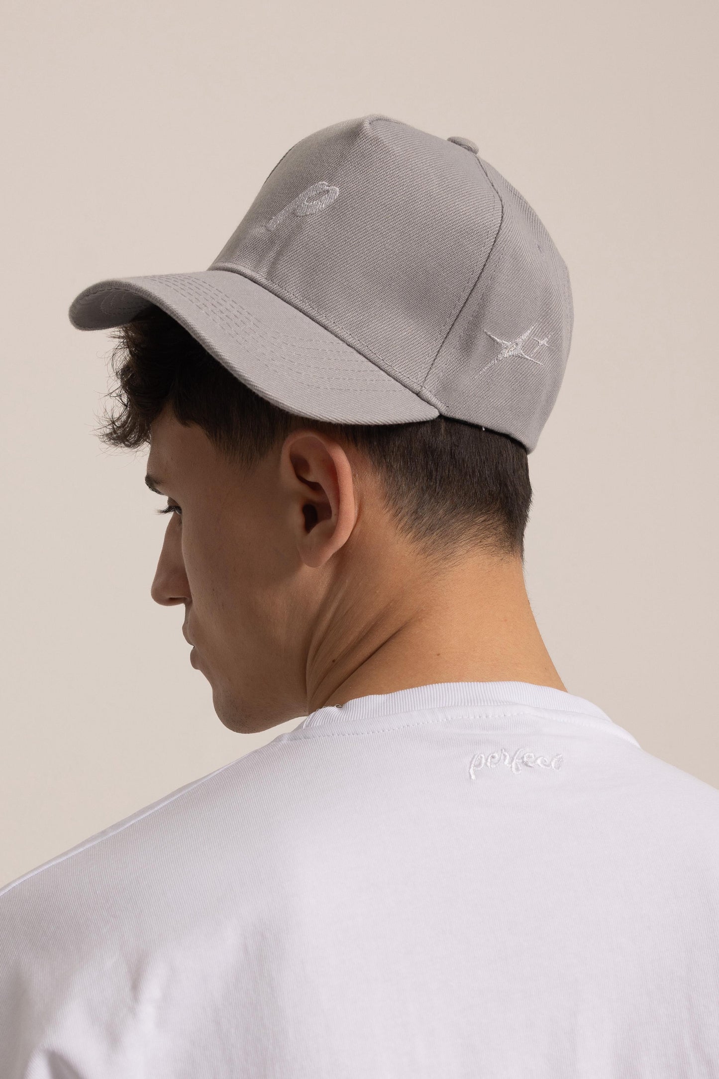WHITE EVERYDAY TEE