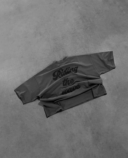 STONE GREY "P" WAVE TEE