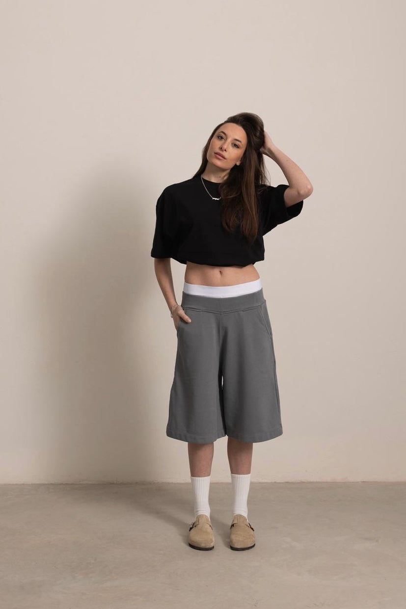 BLACK EVERYDAY TEE
