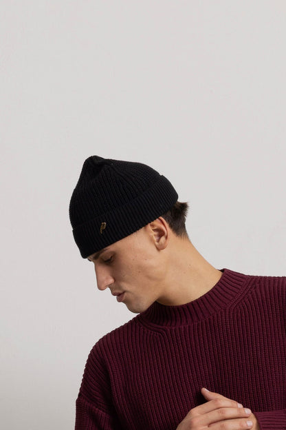 BLACK "P" BEANIE