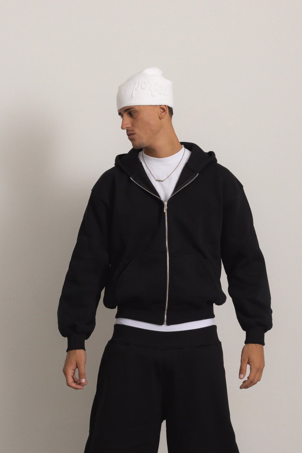 BLACK ZIP HOODIE