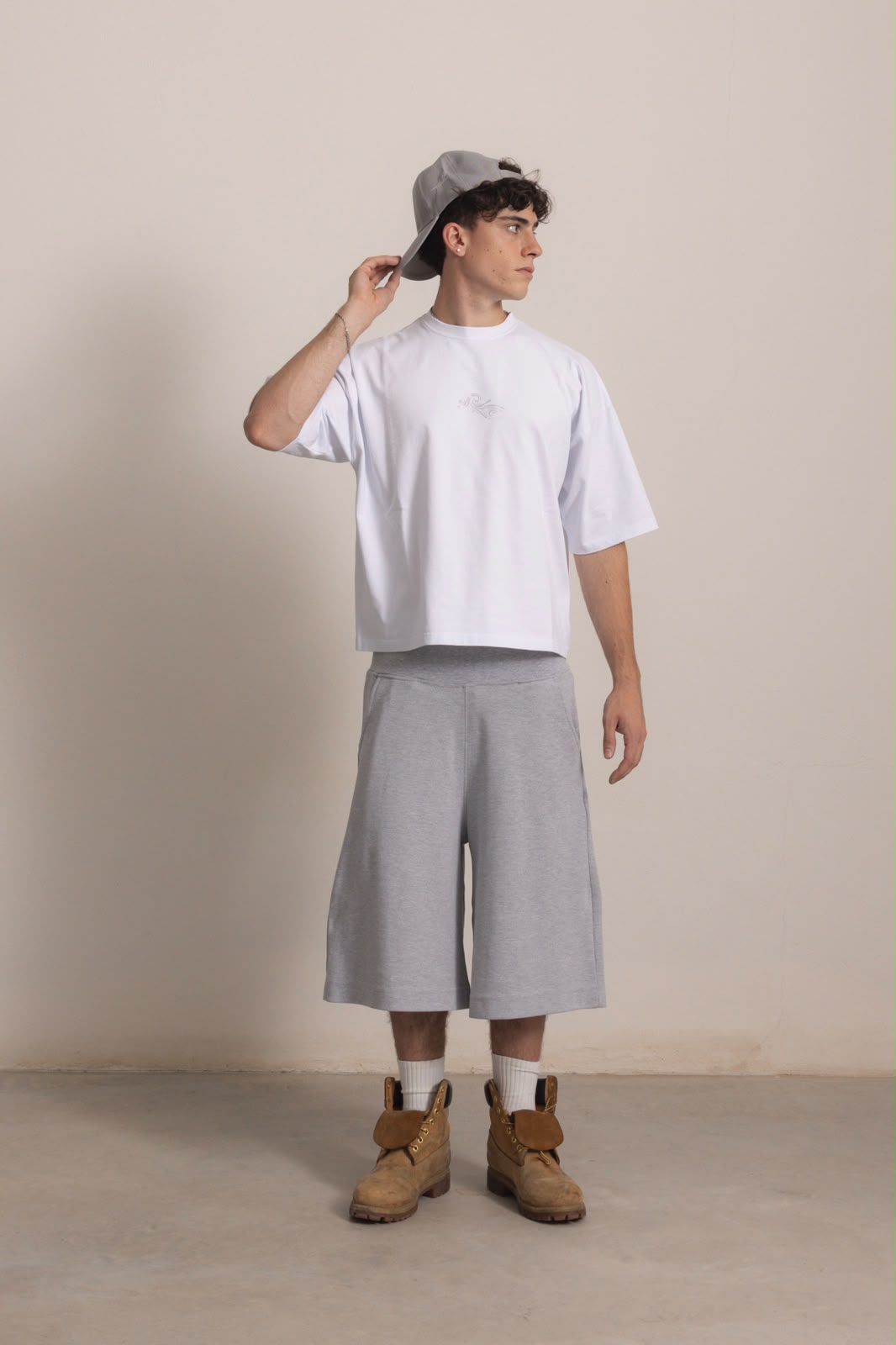 WHITE "P" WAVE TEE