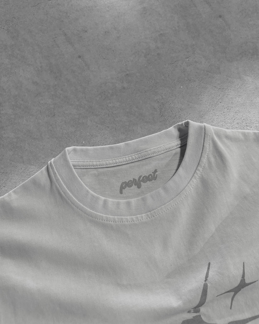 WHITE "P" STAR TEE