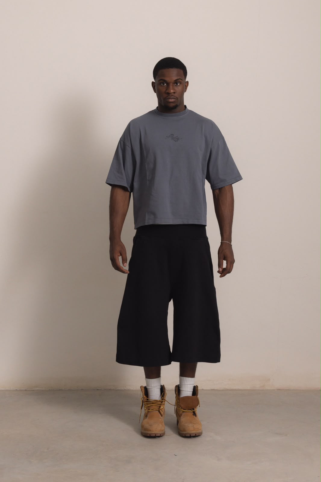 STONE GREY "P" WAVE TEE