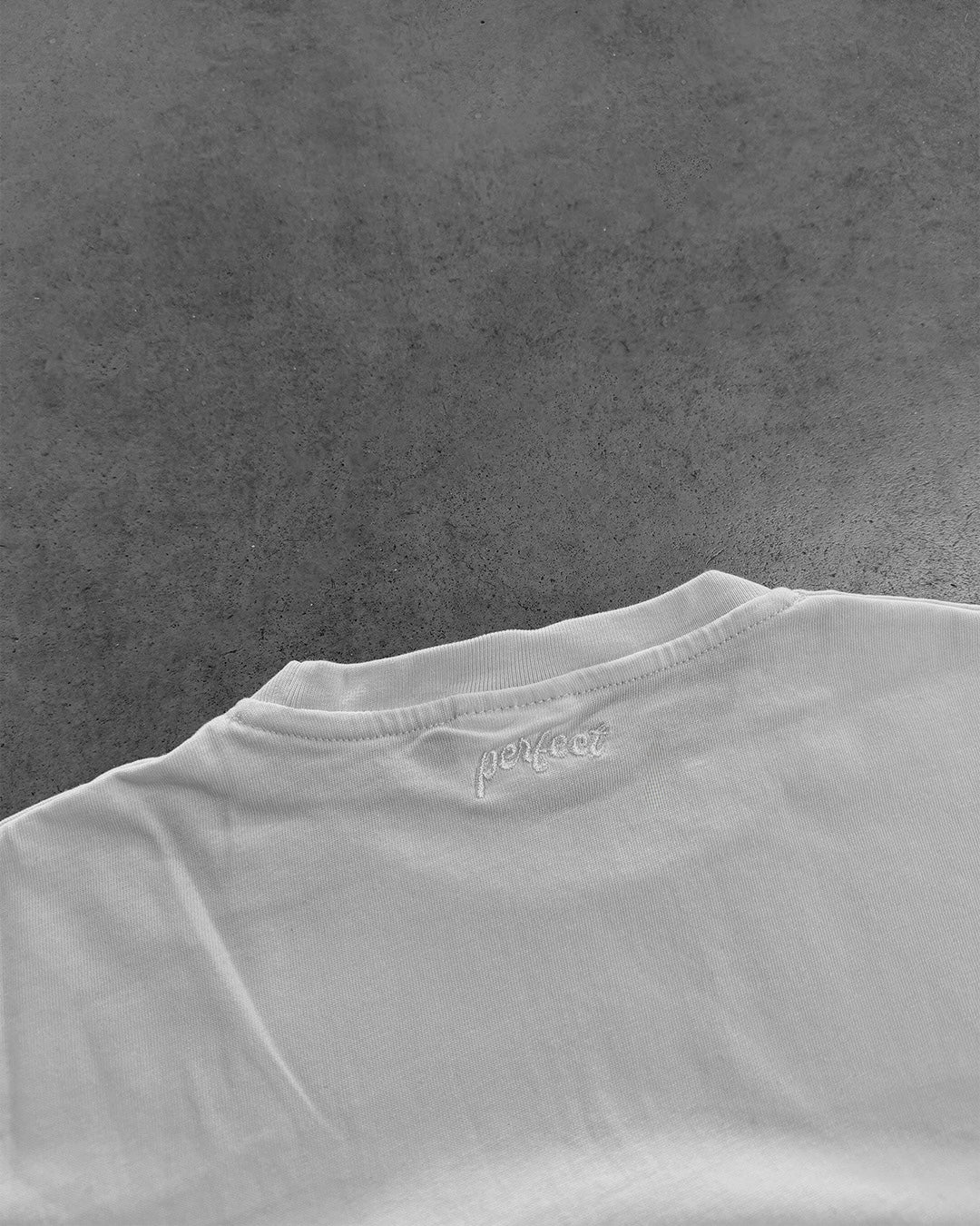 WHITE EVERYDAY TEE