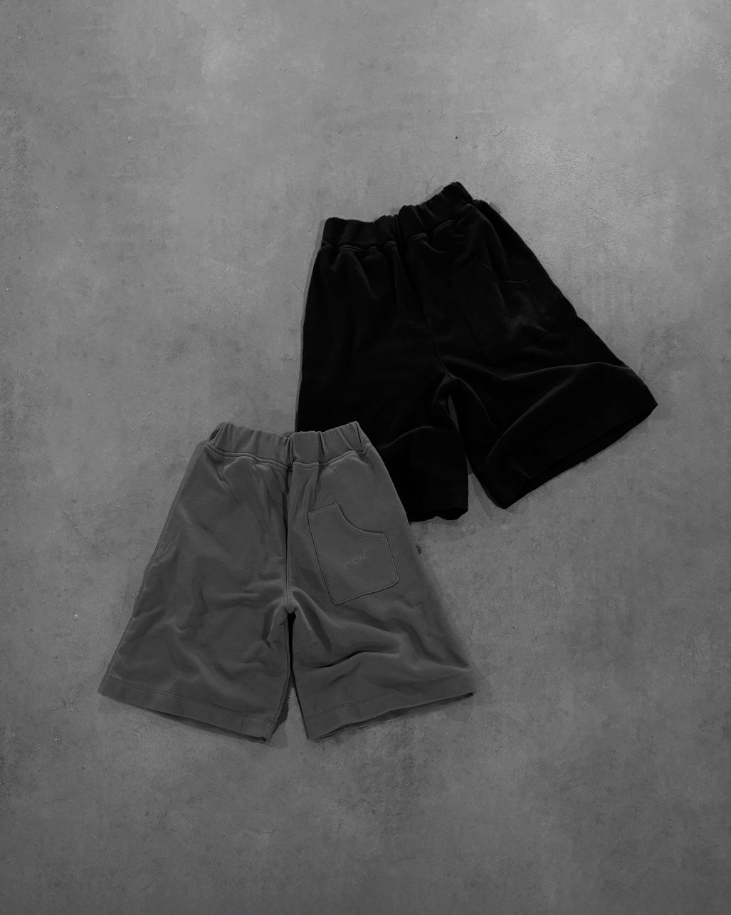 BLACK EVERYDAY SHORTS