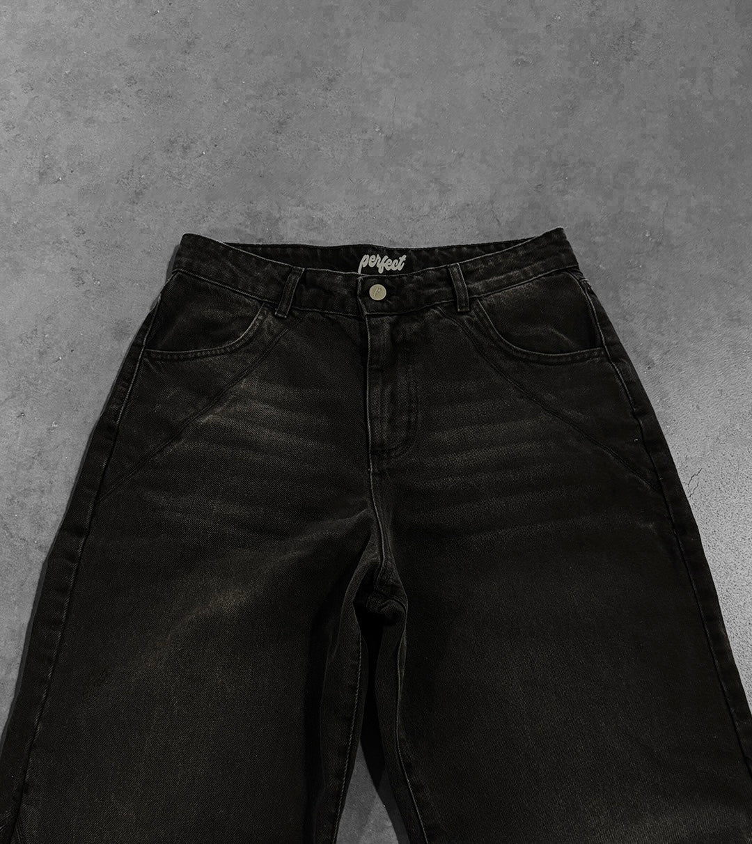 CARBON BLACK "P" LINES DENIM JEANS