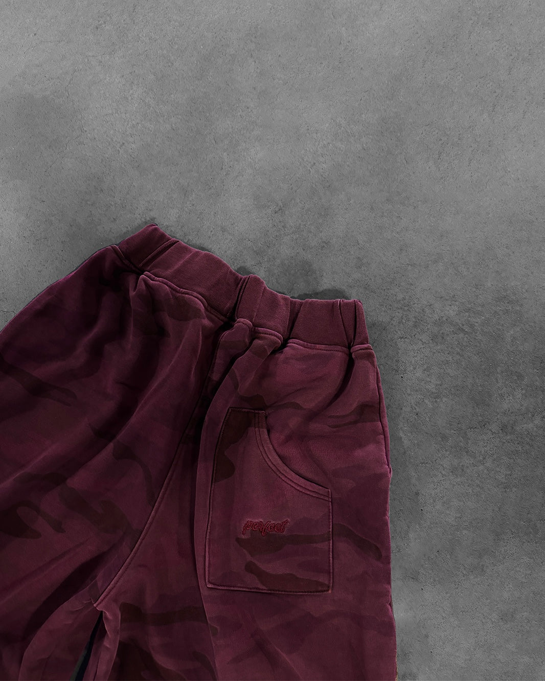 BORDEAUX CAMO SHORT