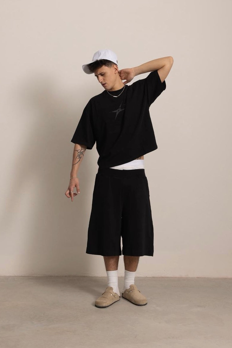 BLACK "P" STAR TEE