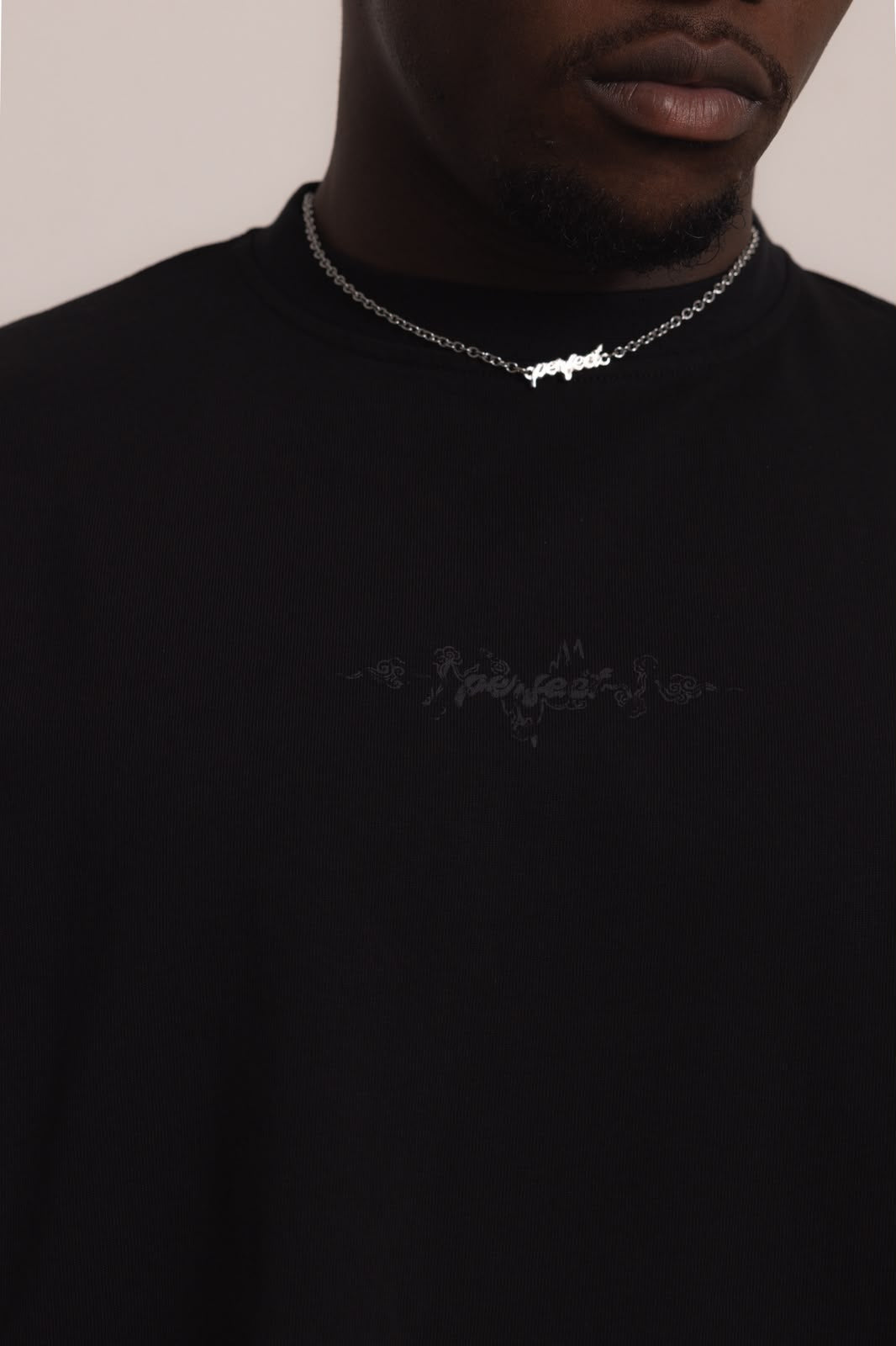 BLACK PERFECT TEE