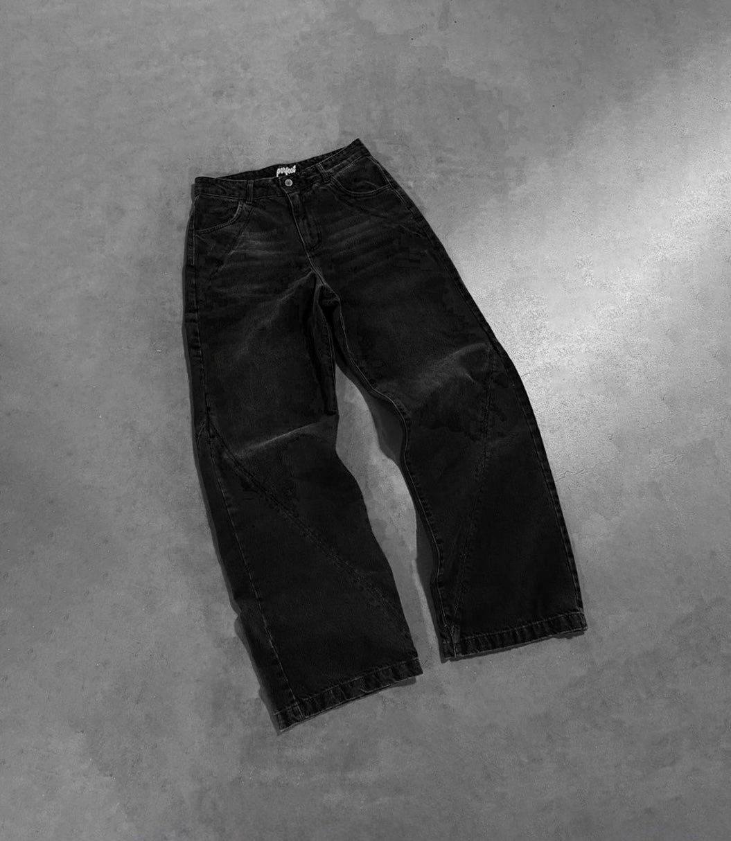 CARBON BLACK "P" LINES DENIM JEANS