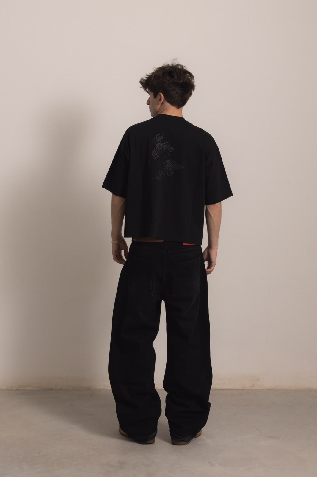 BLACK PERFECT TEE