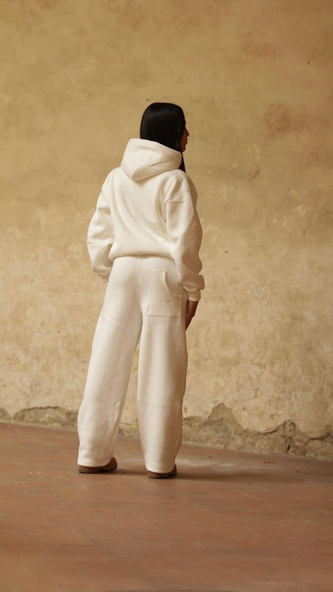 CREAM HOODIE
